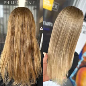 Vorher und nachher: lange Haare in Goldblond, danach helles Beigeblond